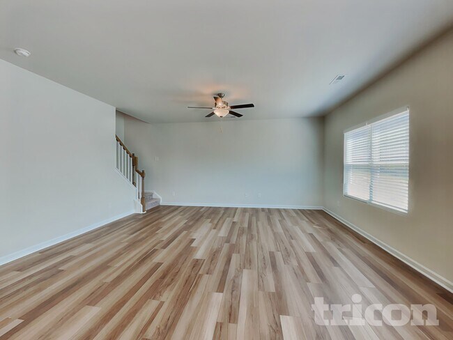 Building Photo - 3718 Streamside Dr