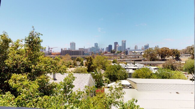 Foto del edificio - Stunning Condo with Downtown Views – Prime...