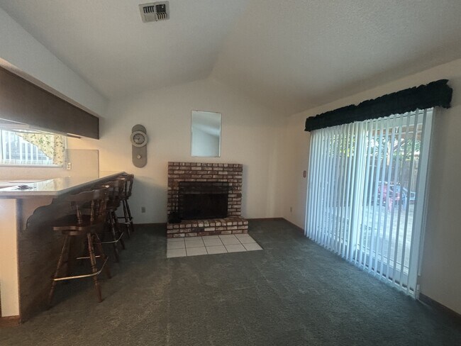 Foto del edificio - 1712 Shasta Ct