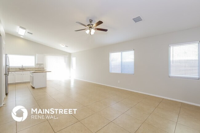 Foto del edificio - 5351 Reardon Ct