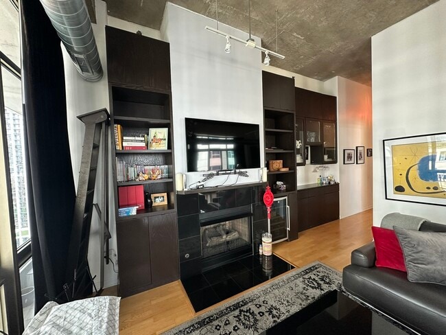 Foto del edificio - 125 E 13th St