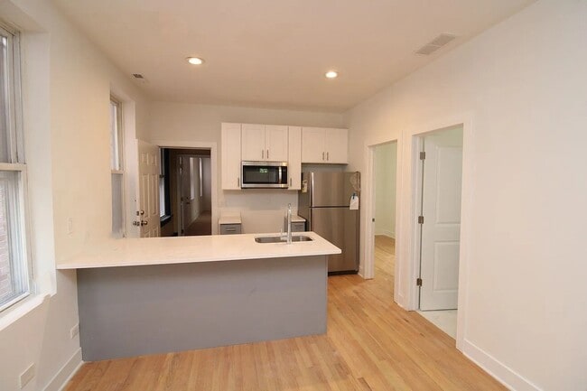 Building Photo - 1544 N Bosworth Ave