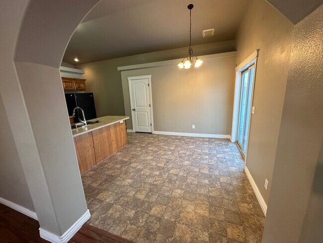 Comedor - 3675 Capstone Dr