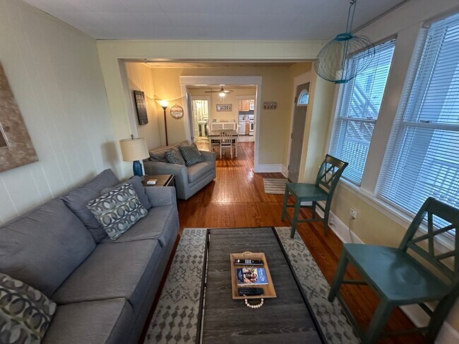 Foto del edificio - 509 E 7th St