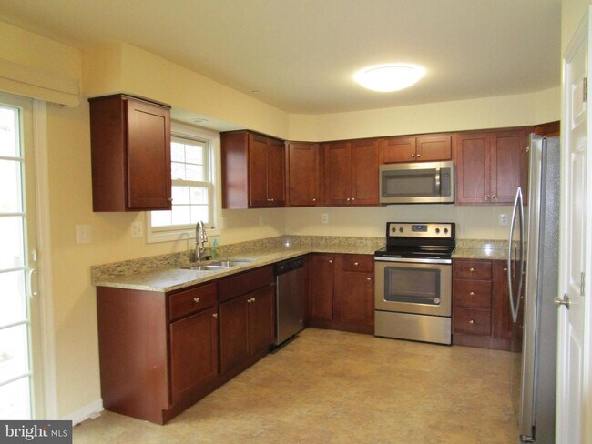Building Photo - 6300 Barnett Ave