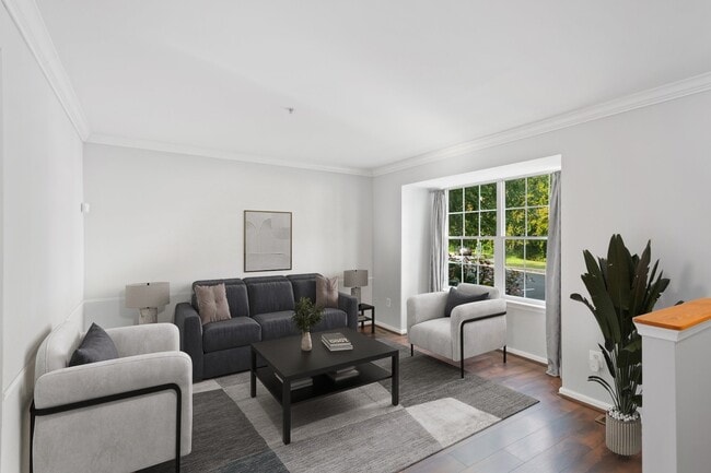 Building Photo - 207 Langdon Farm Cir