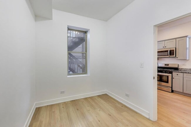 Building Photo - 1908 W 48th St