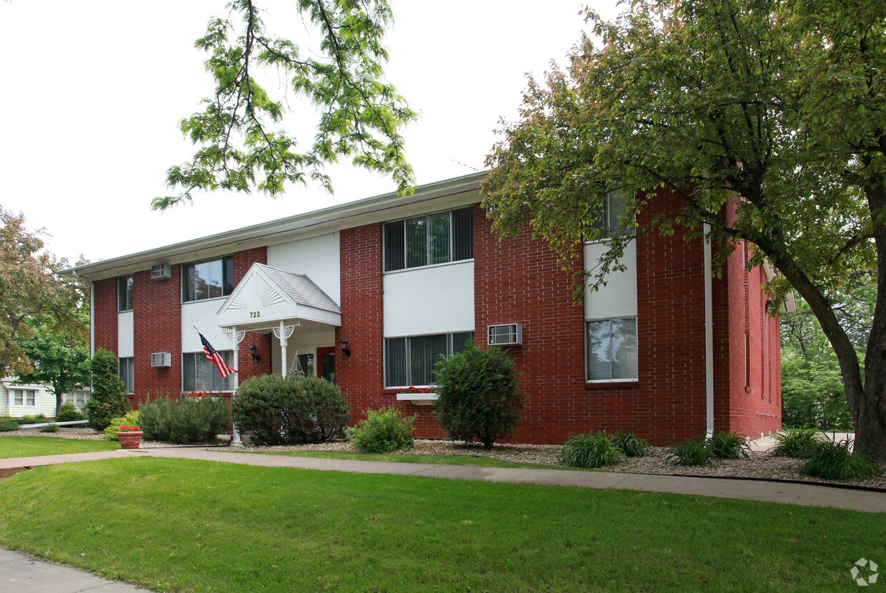 722 3rd St, Hudson, WI 54016 Apartments in Hudson, WI