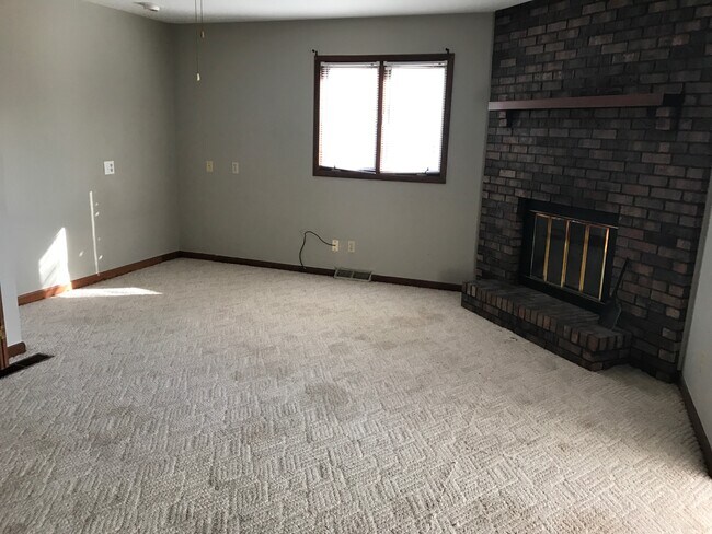 Building Photo - 623 N Jefferson Ave