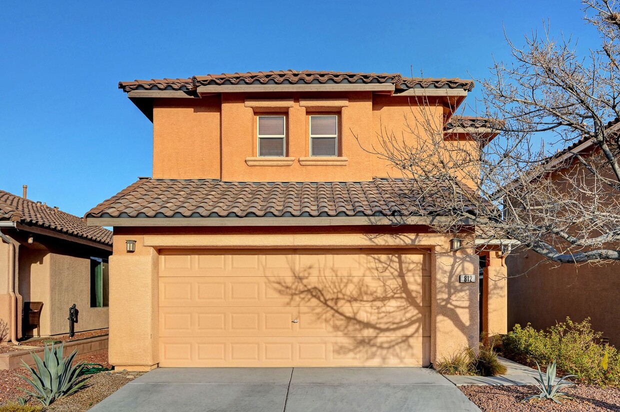 Foto principal - Remodeled Three Bedroom in Summerlin! No c...