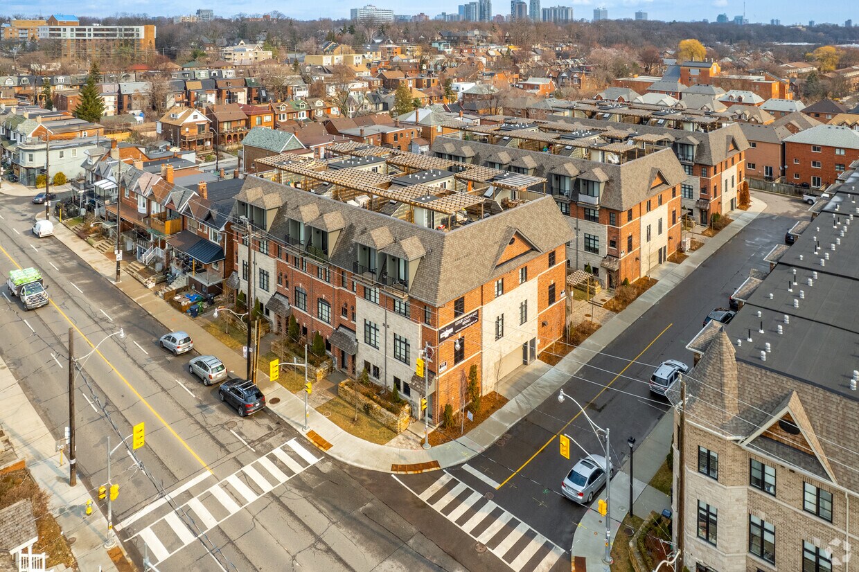 Photo aérienne - The Ossington Townhomes