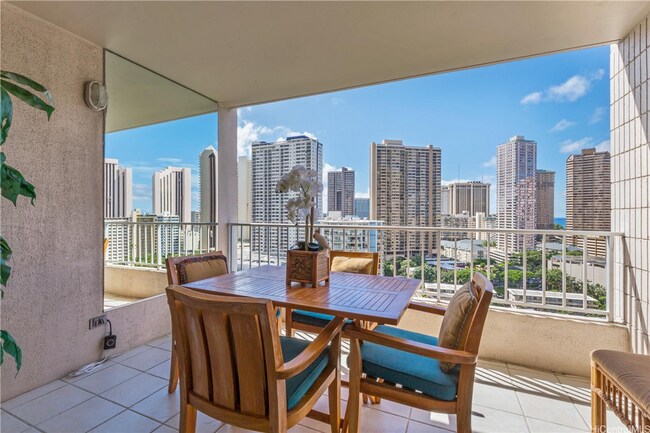 Foto del edificio - Elevated Island Living: High-Floor Corner Gem with Harbor & Sunset Vistas