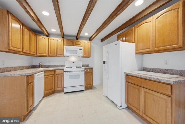 Foto del edificio - 304 King of Prussia Rd