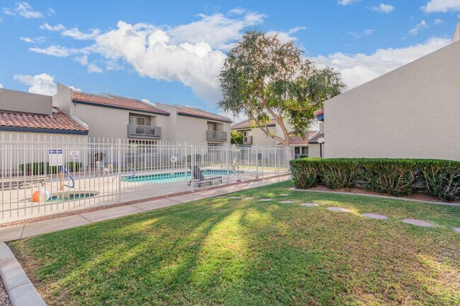 Foto del edificio - 220 N 22nd Pl