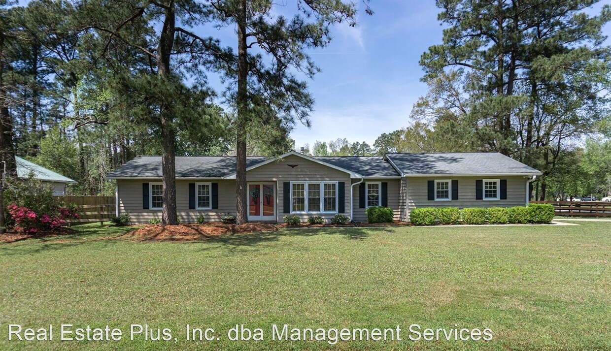 3 br, 2 bath House 707 Stately Pines Road House Rental in New Bern