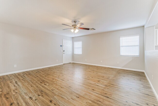 Building Photo - 2423 E San Manuel Rd
