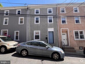 Building Photo - 149 Conarroe St