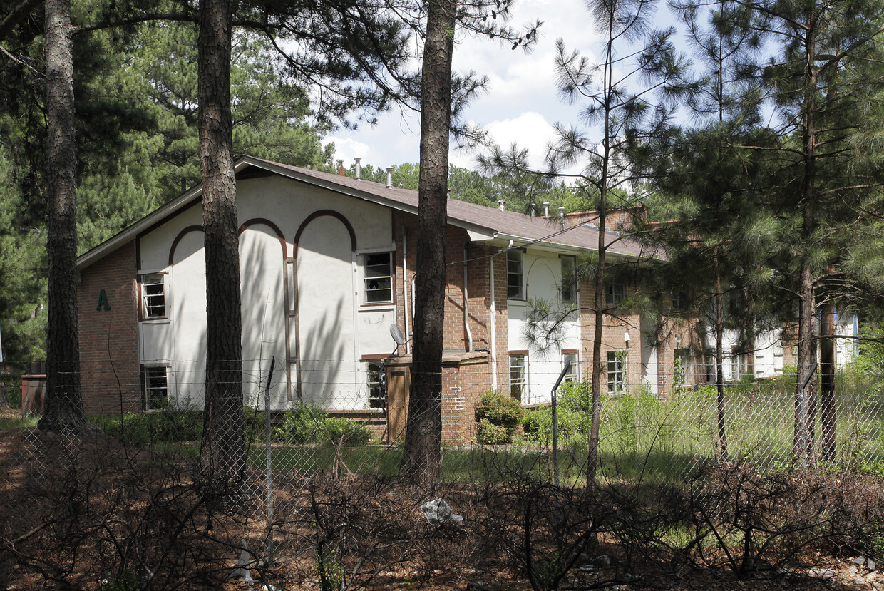 Building Photo - Chastain Pines Apartments