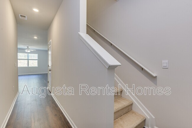 Foto del edificio - 818 Quaint Parish Cir