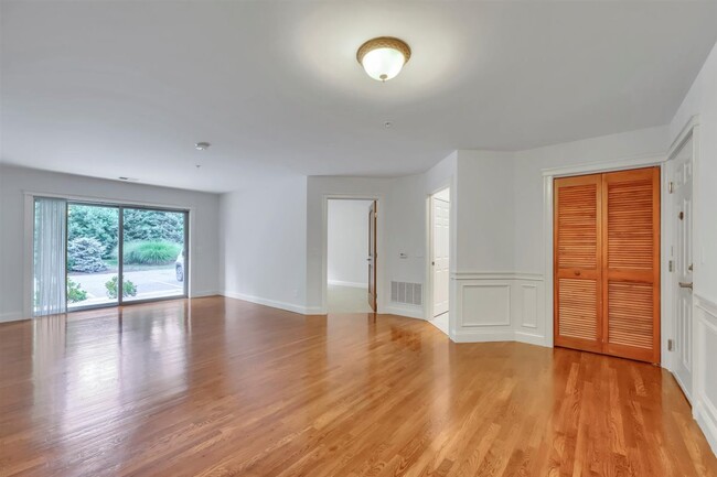 Open Dining/Living Room - Stewart Woods Apartments