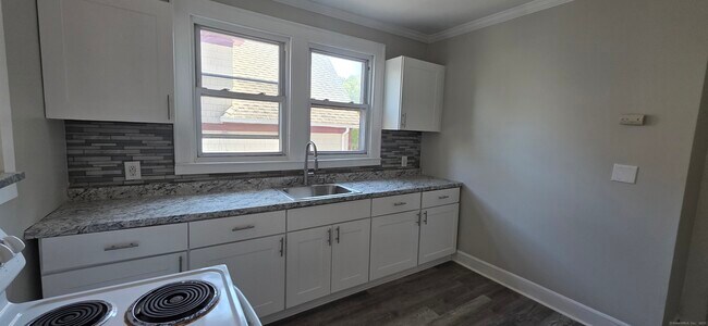 Foto del edificio - 312 Huntington St