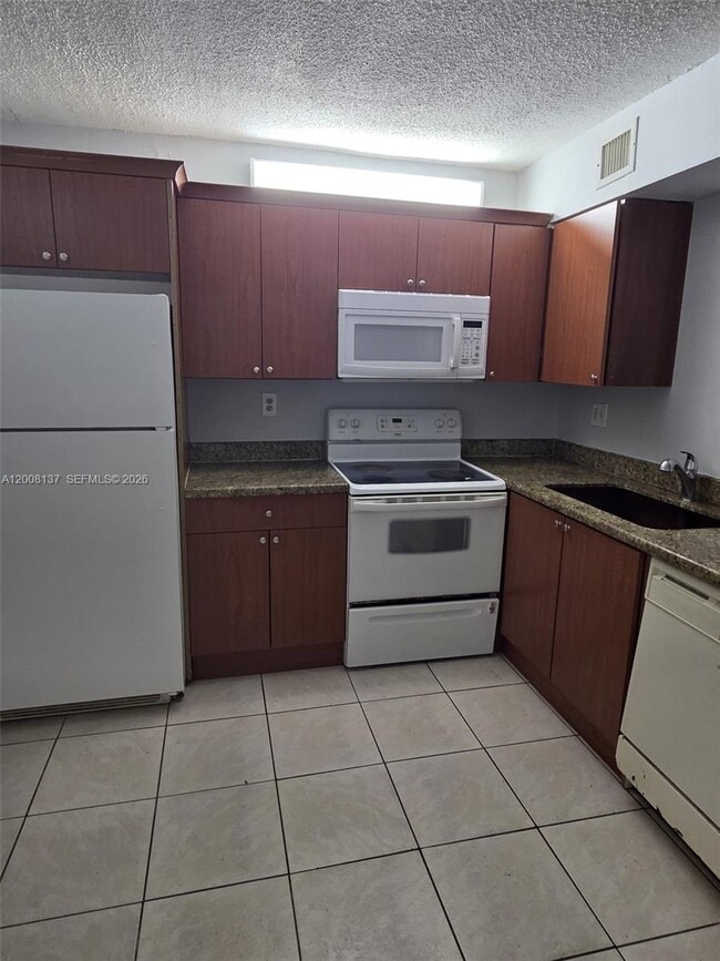 Foto del edificio - 11441 NW 42nd St