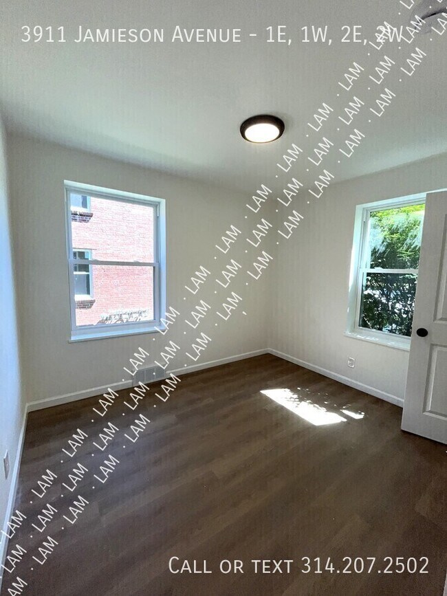 Foto del edificio - 3911 Jamieson Ave
