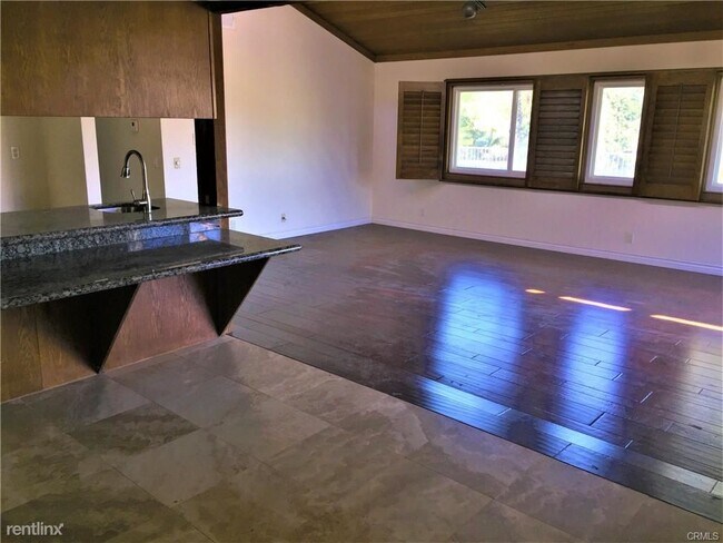 Building Photo - 4 br, 2.5 bath House - 10755 Equestrian Dr