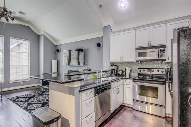 Foto del edificio - 3432 Cline St