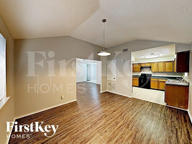 Foto del edificio - 10507 Village Trail Dr