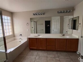 Building Photo - 2697 Strichen Ave