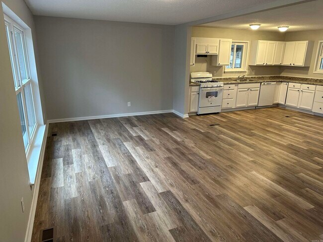 Building Photo - 3 Regency Ct