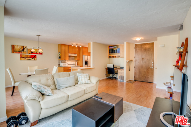 Foto principal - 10751 Wilshire Blvd