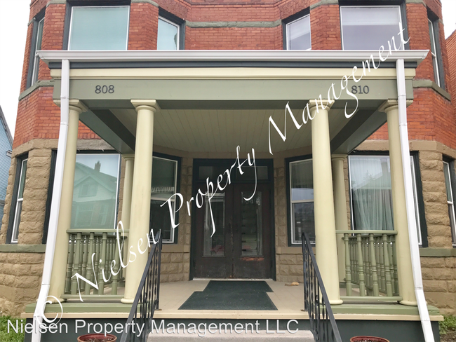 Building Photo - 2-810 1/2 W Silver St