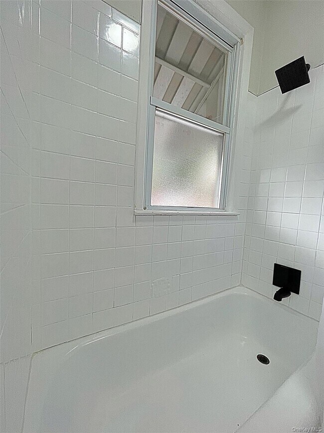 Foto del edificio - 21-72-72 48th St