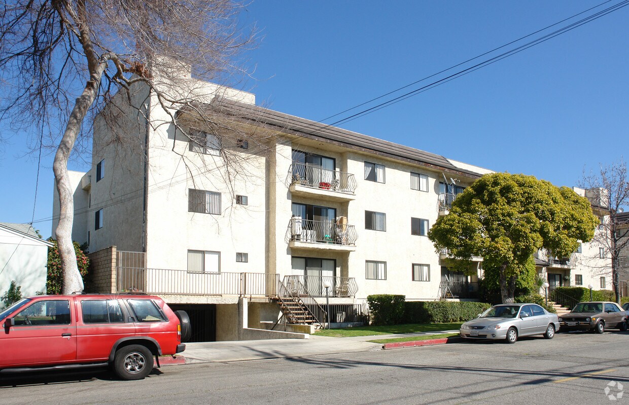 Primary Photo - 835 E Lomita Ave