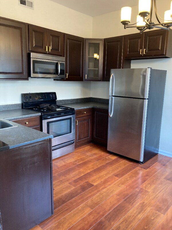 Foto del edificio - 210 N Delaware St