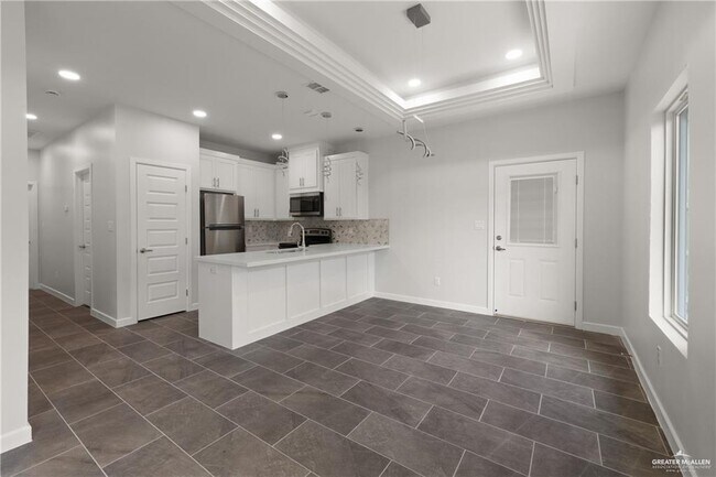 Building Photo - 1704 W Violet Dr