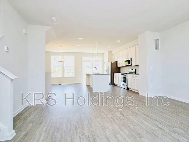 Building Photo - 3207 Bergen St
