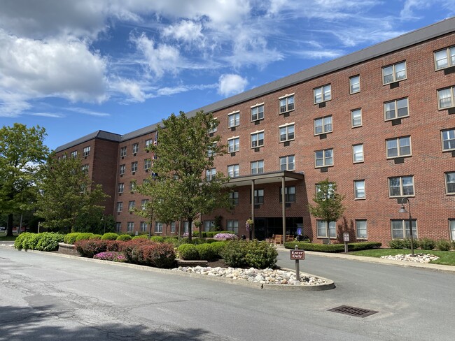 Building Photo - Towne Towers