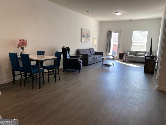 Foto del edificio - 18 Westwillow Dr NW