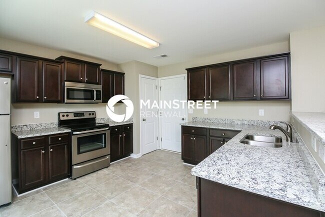 Foto del edificio - 3 Bedroom Pet-Friendly Home in Winston-Salem, NC with Main Street Renewal