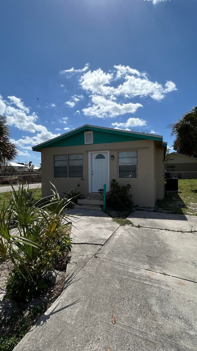 Foto del edificio - 1601 N 17th St