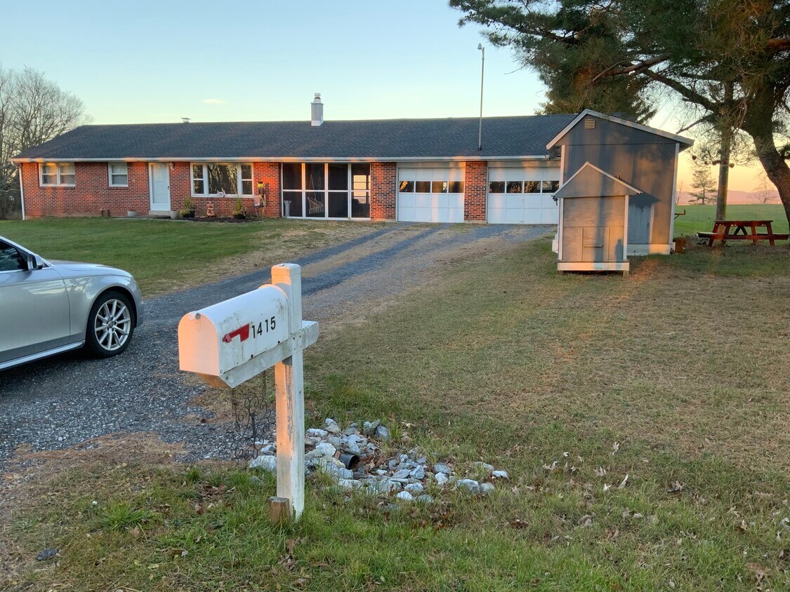 Foto del edificio - 1415 Ridge Rd