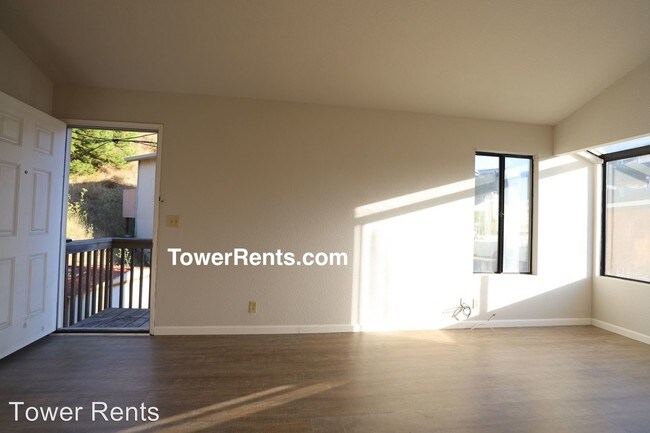 Foto del edificio - 2 br, 1 bath Apartment - 521-527 Lewis Ln
