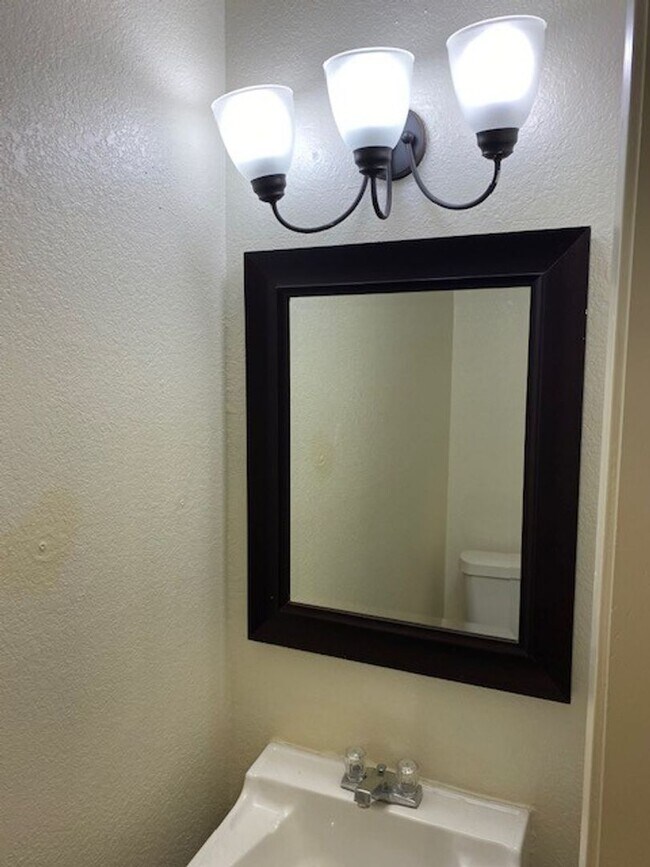 Building Photo - TWO BEDROOM CONDO BY UNT