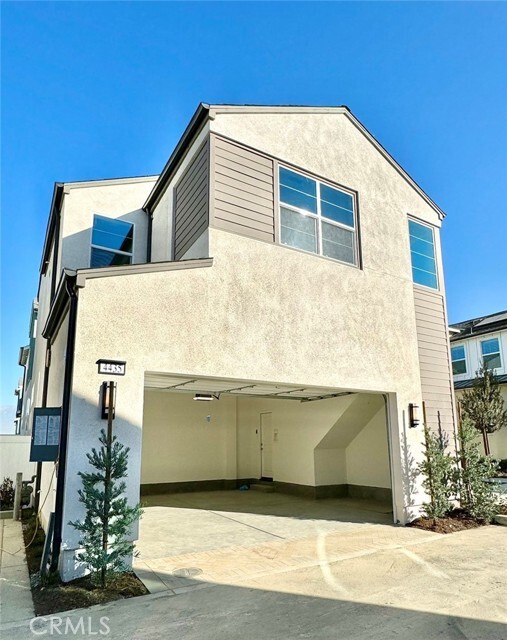 Building Photo - 4435 S Bryant Pso
