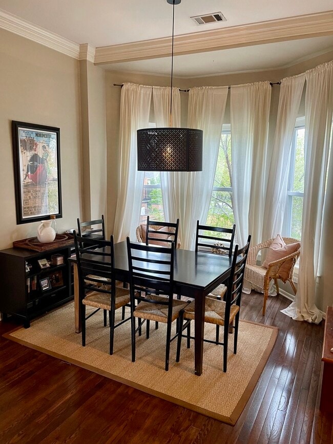 Building Photo - 916 W Wisconsin St