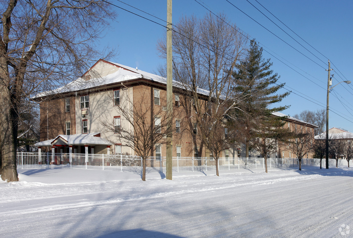 Building Photo - Kenwood Place Apartments