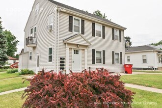 Building Photo - 1300 E 6th St